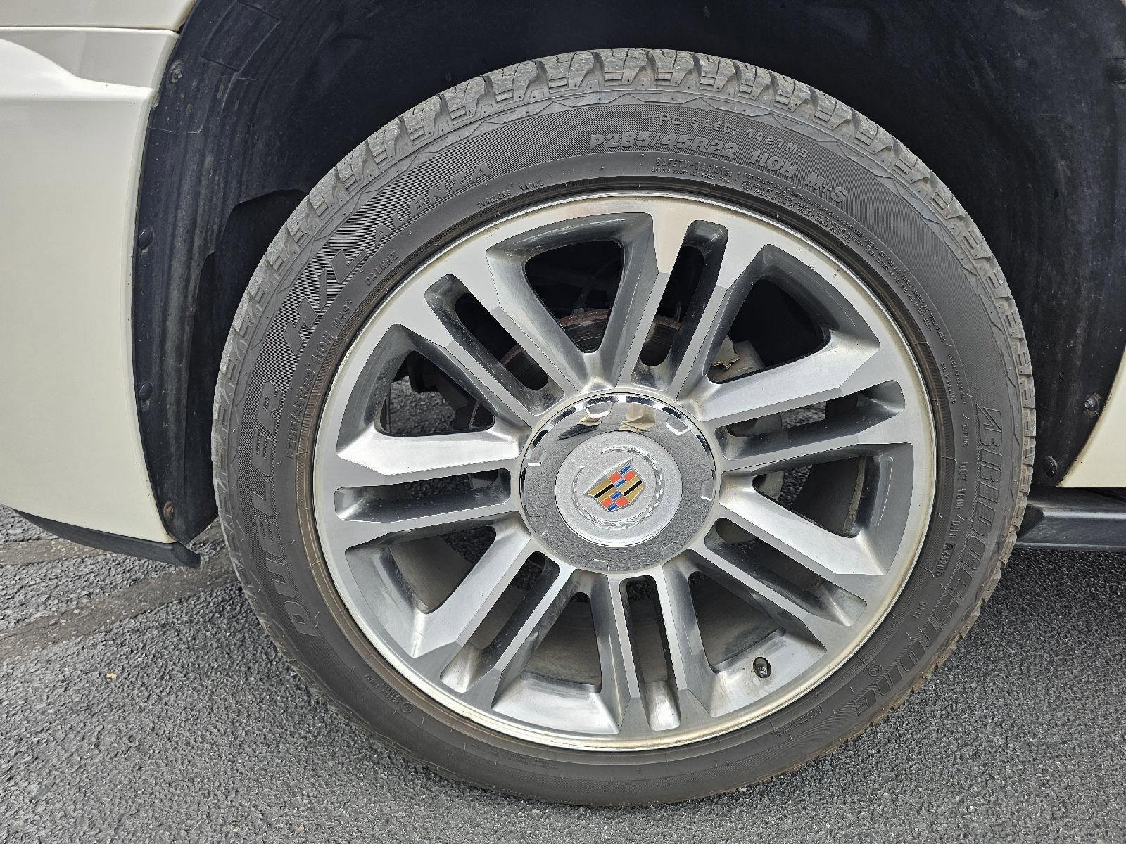 Used 2013 Cadillac Escalade Premium AWD/4WD image 9
