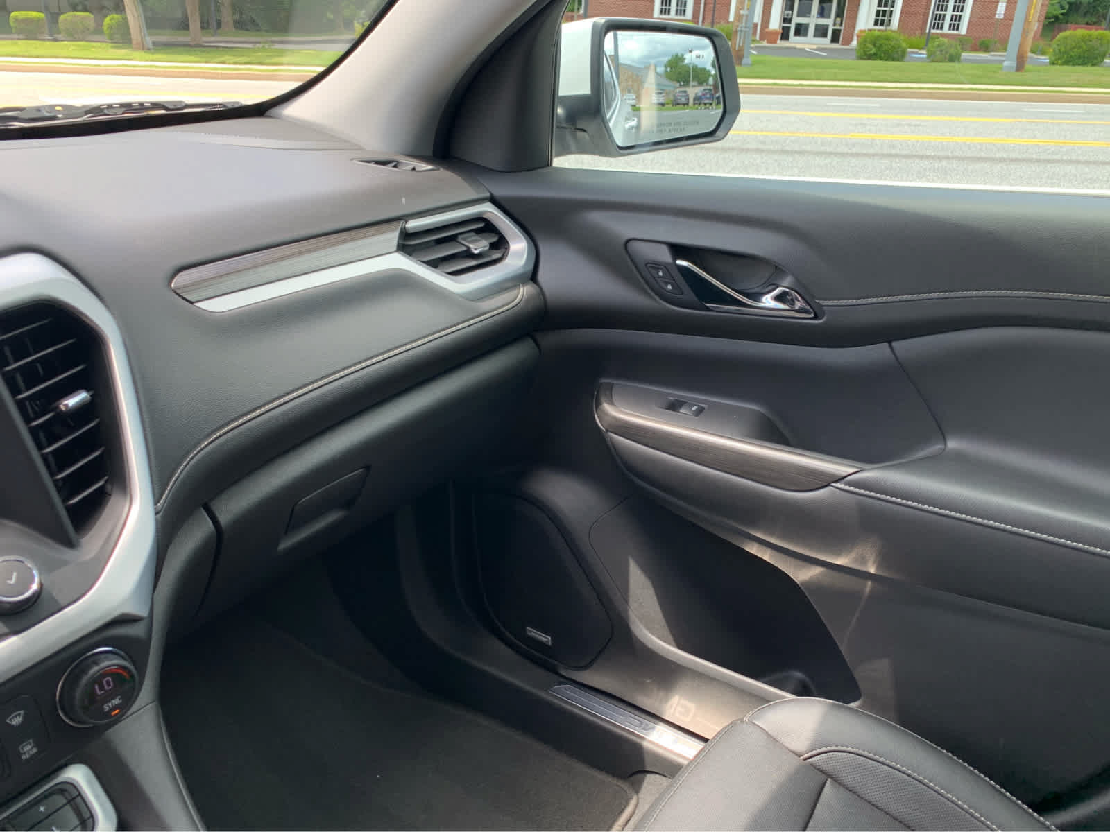 Used 2020 GMC Acadia SLT FWD image 22