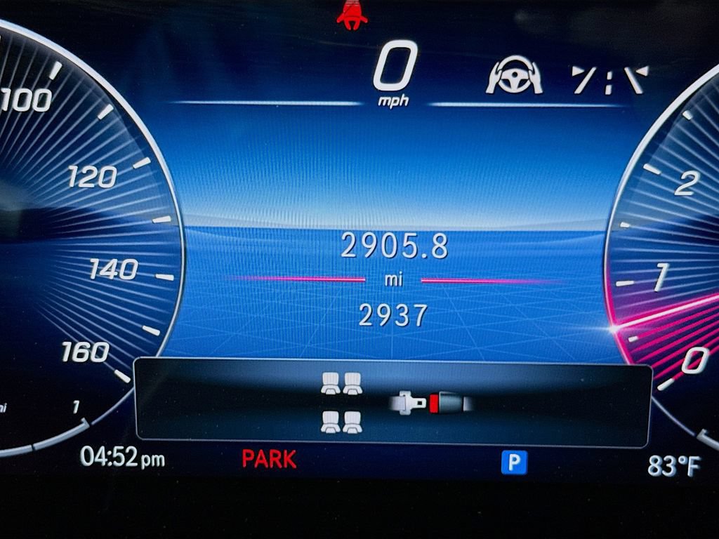 Used 2025 Mercedes-Benz GLS 580 4MATIC image 12