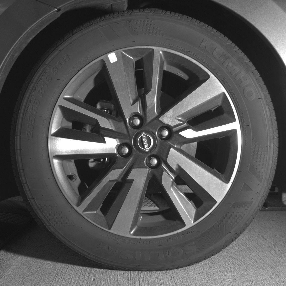 Used 2025 Nissan Versa SV image 12