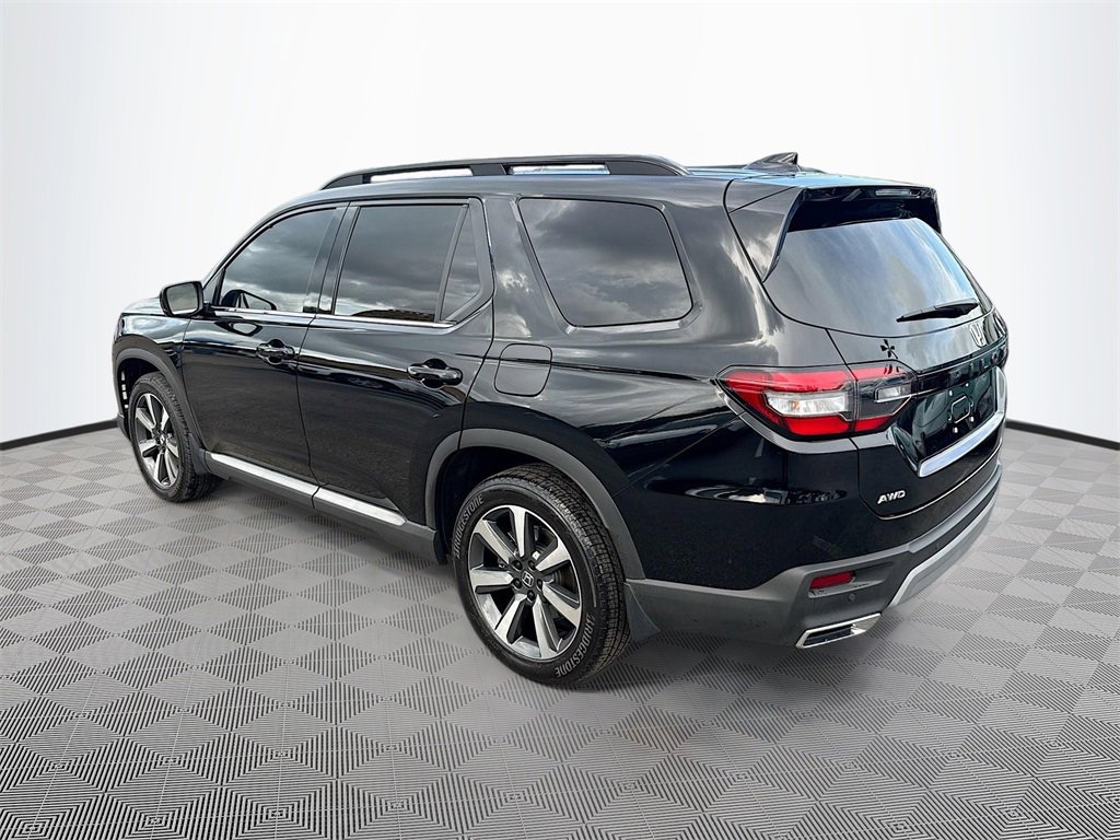 Used 2025 Honda Pilot Elite image 6