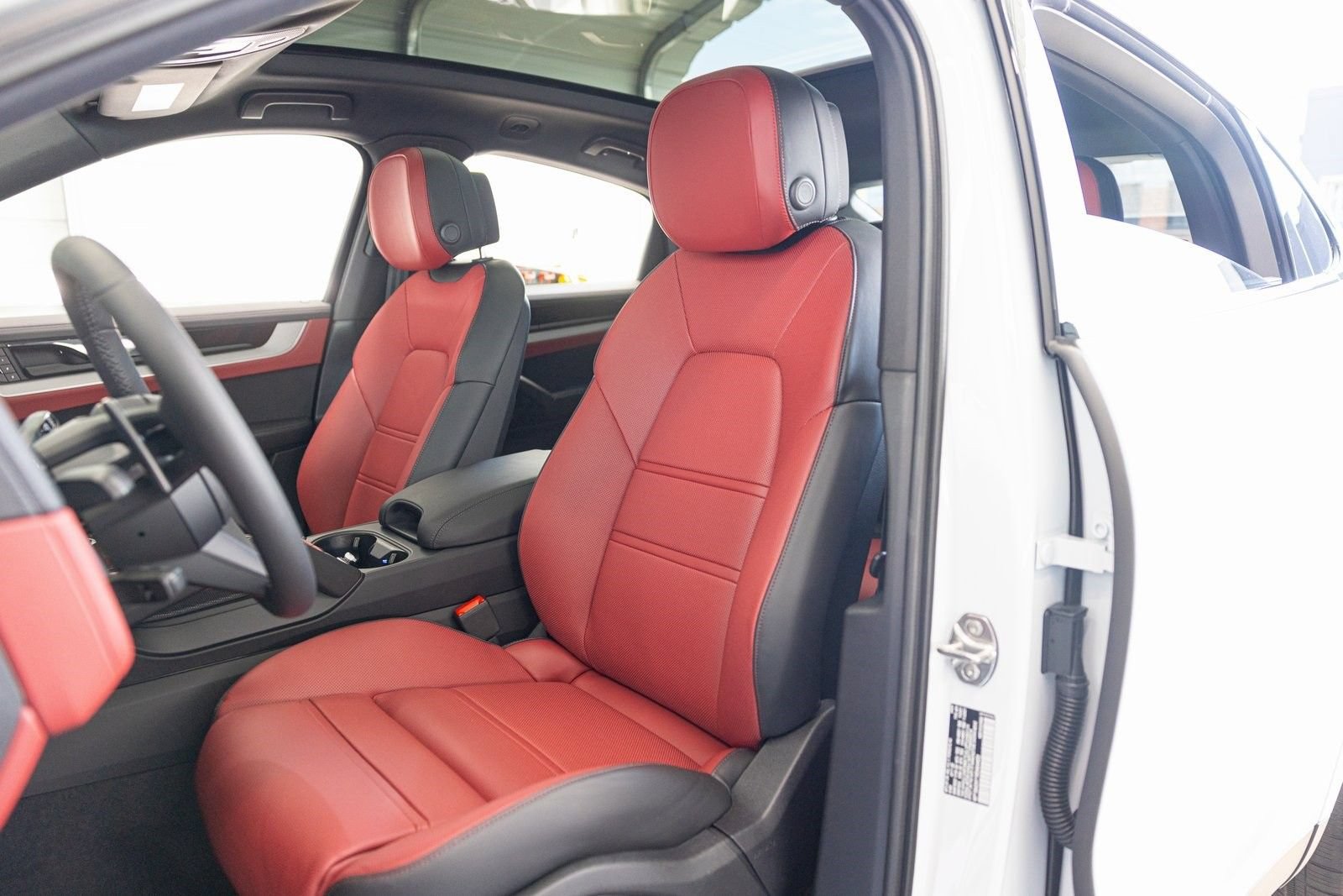 New 2024 Porsche Cayenne Coupe AWD/4WD image 33