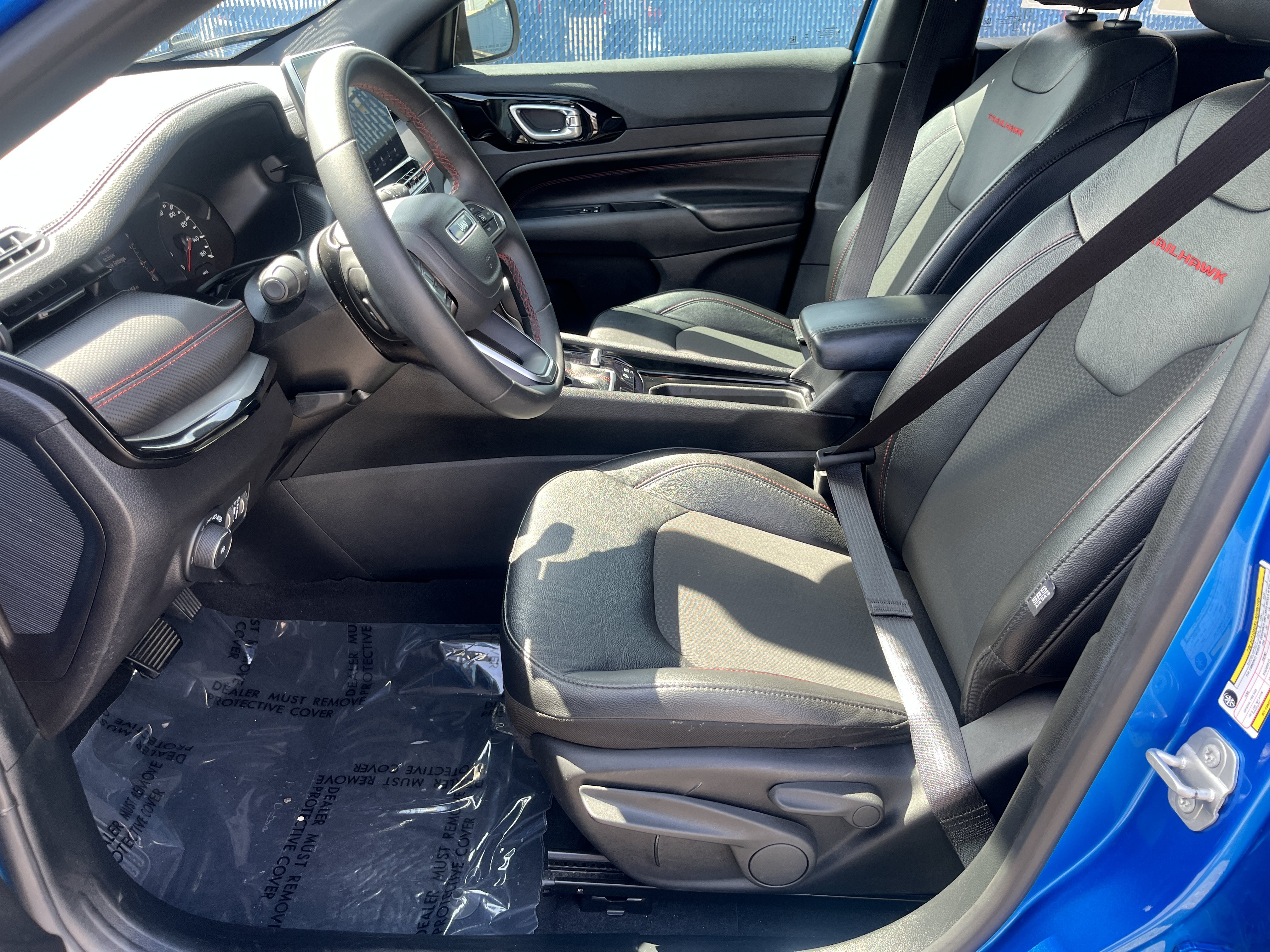 Used 2025 Jeep Compass Trailhawk AWD/4WD image 14