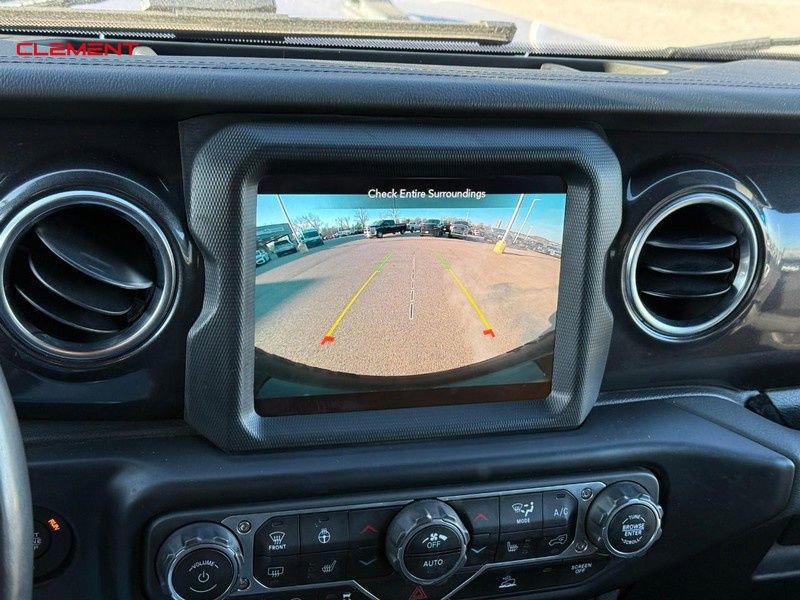Used 2022 Jeep Wrangler Unlimited Sahara AWD/4WD image 27