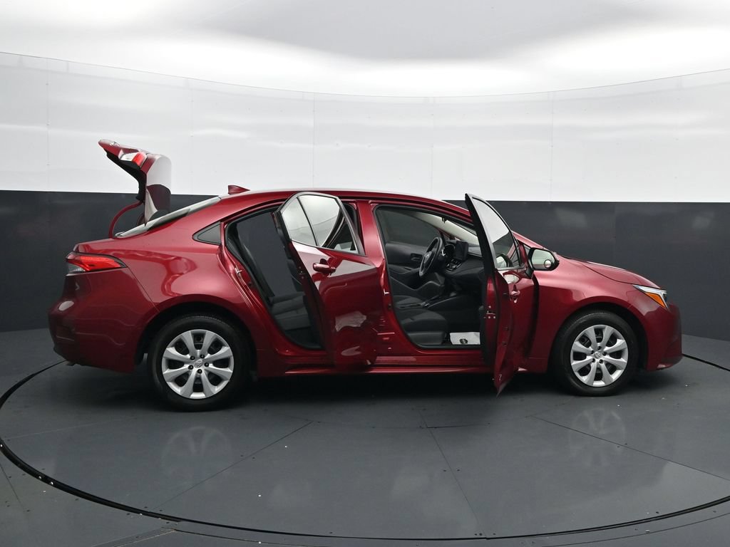 Used 2025 Toyota Corolla LE FWD image 45