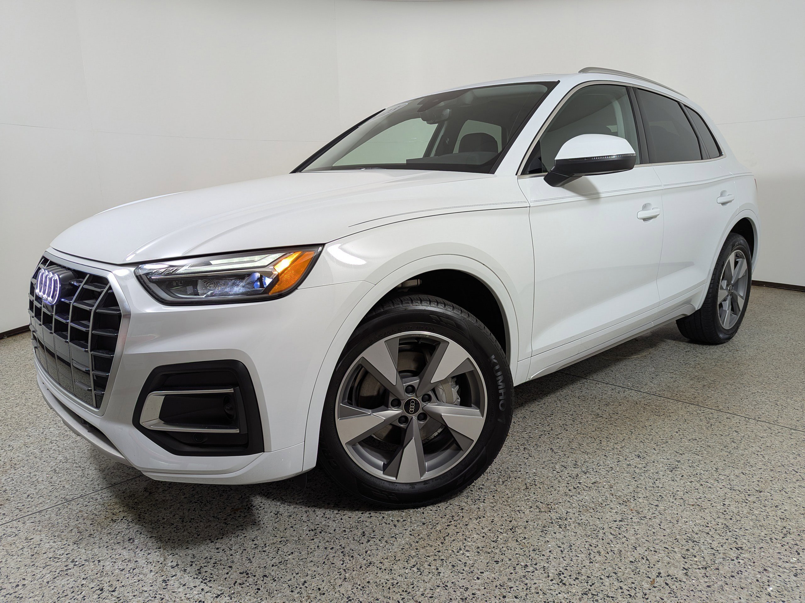Used 2023 Audi Q5 2.0T Premium Plus w/ Premium Plus Package AWD/4WD image 18