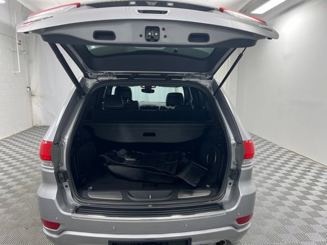 Used 2020 Jeep Grand Cherokee Overland AWD/4WD image 8