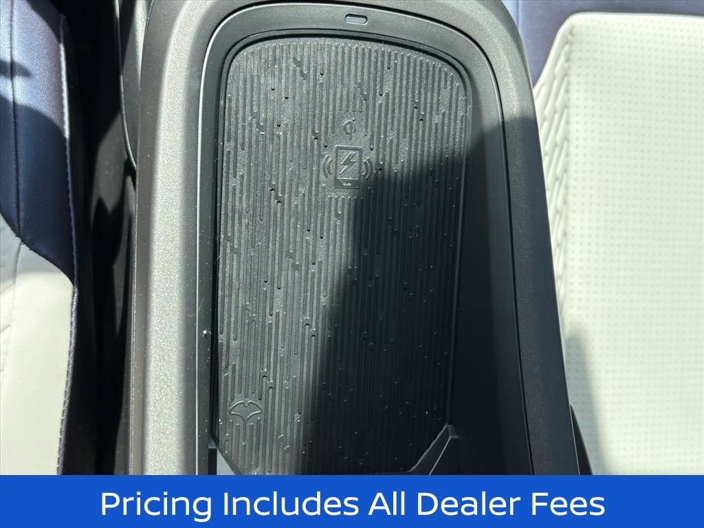 New 2026 Nissan Leaf Platinum+ w/ Cargo Package (Platinum+) FWD image 17