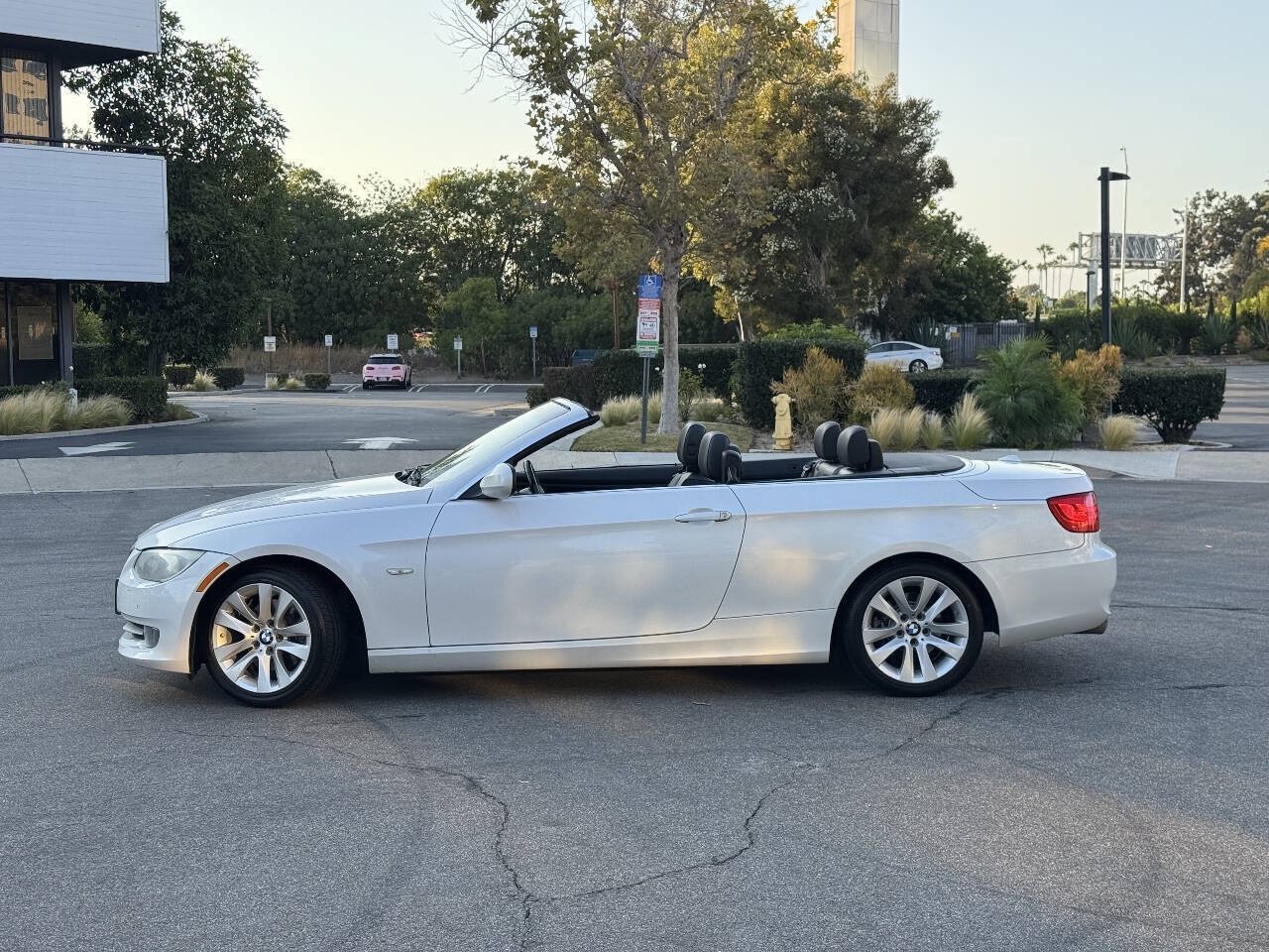 Used 2011 BMW 328i Convertible RWD image 1