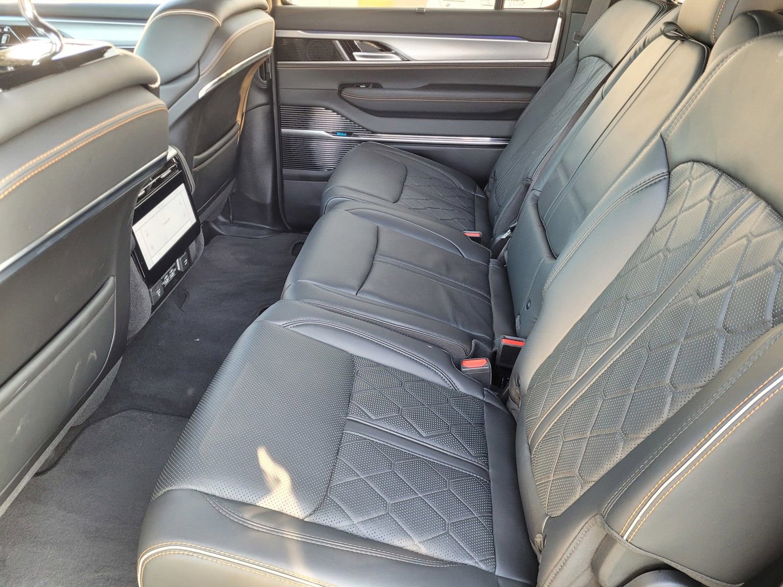 New 2023 Jeep Grand Wagoneer Series III image 16