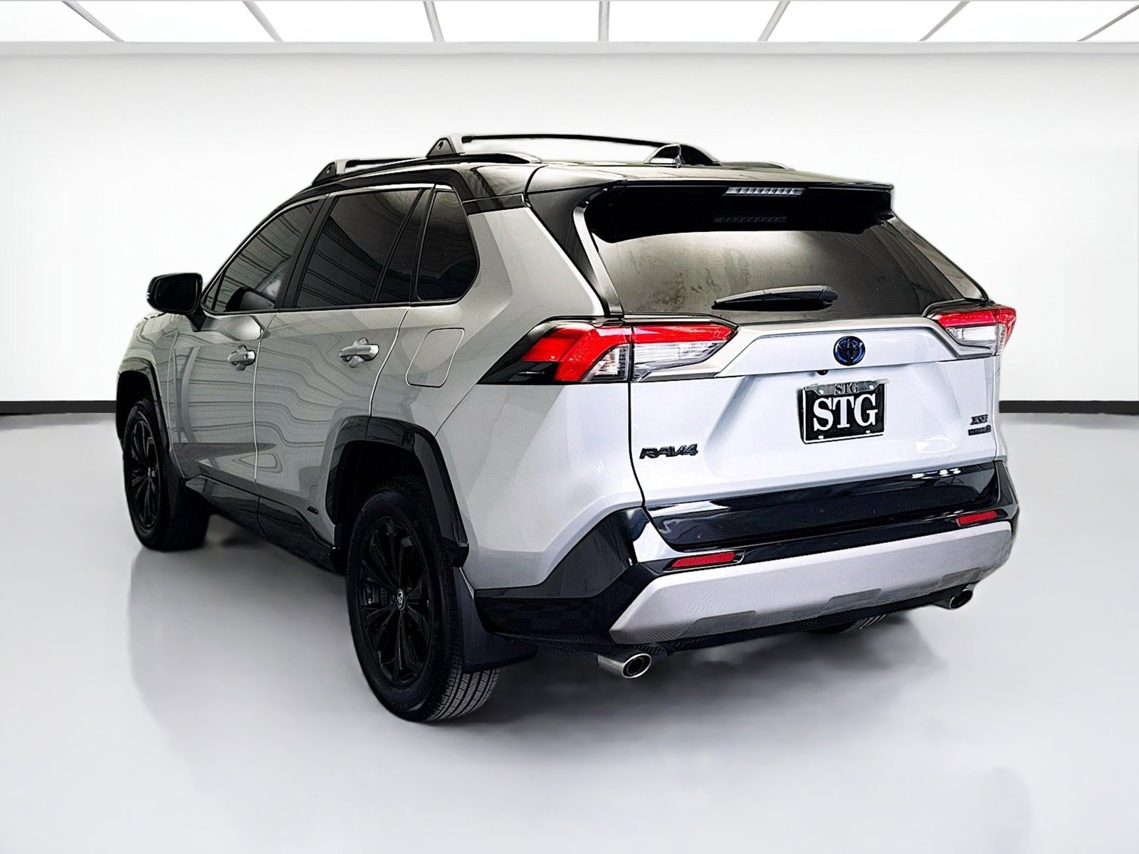 Used 2024 Toyota RAV4 XSE image 6