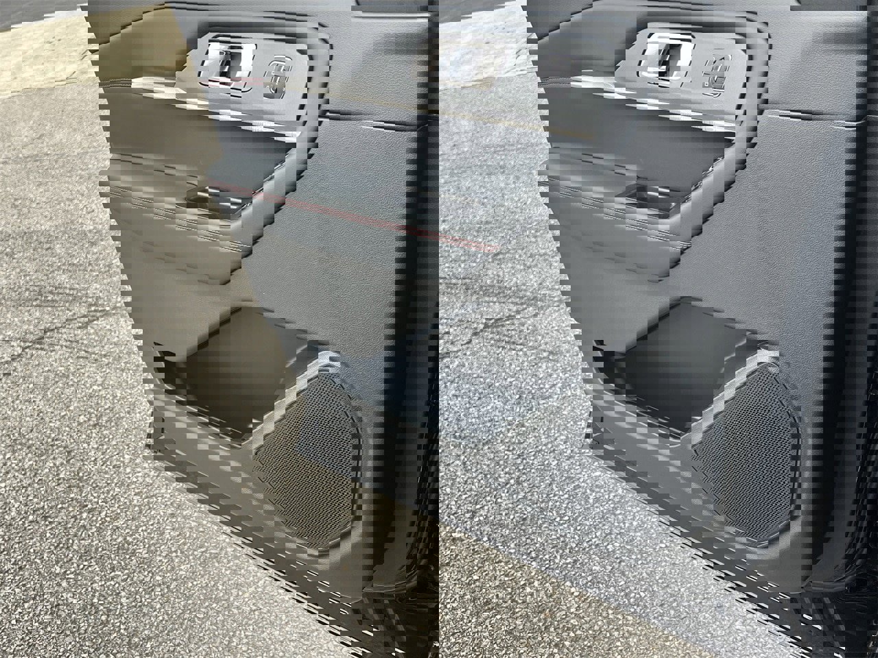 New 2026 Ford Explorer ST-Line w/ ST-Line Street Pack image 15