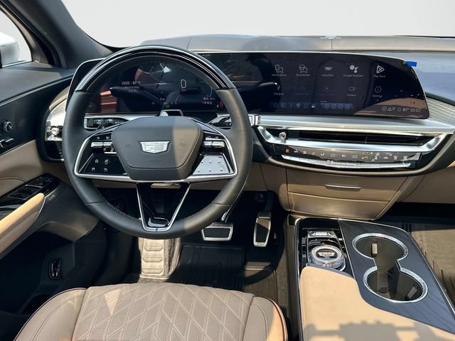 New 2026 Cadillac Lyriq Signature Sport w/ Nappa Leather Package AWD/4WD image 2