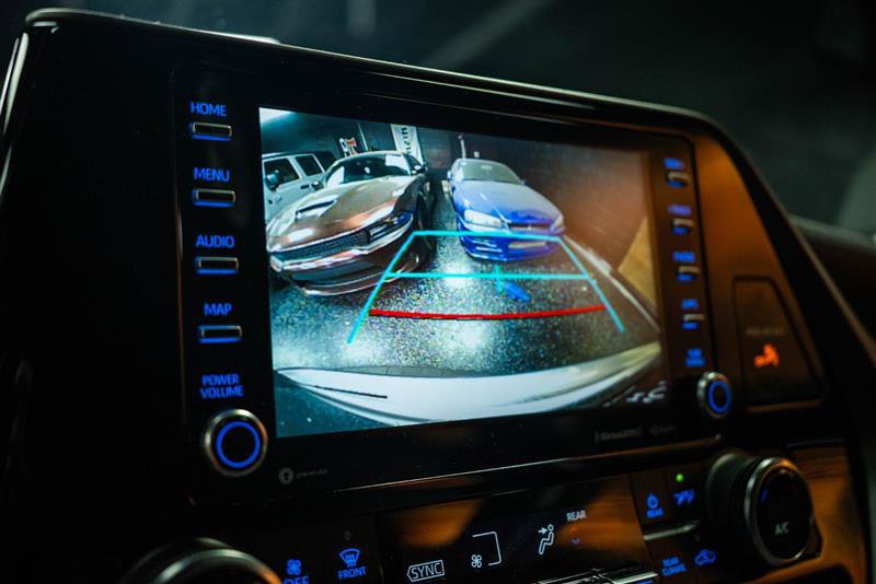 Used 2020 Toyota Highlander LE image 21