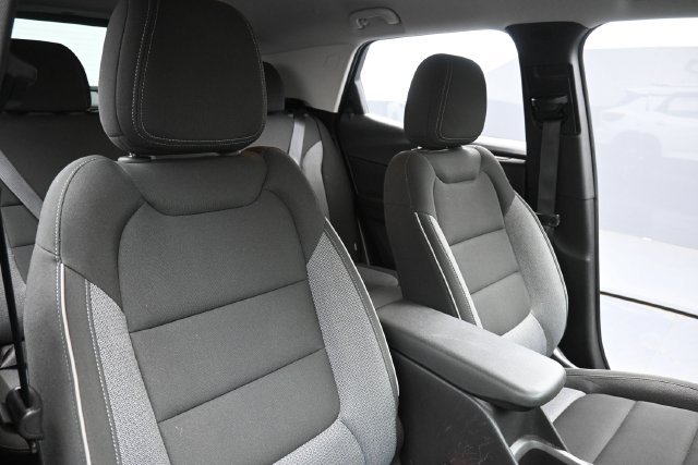 Used 2025 Chevrolet TrailBlazer LT AWD/4WD image 35