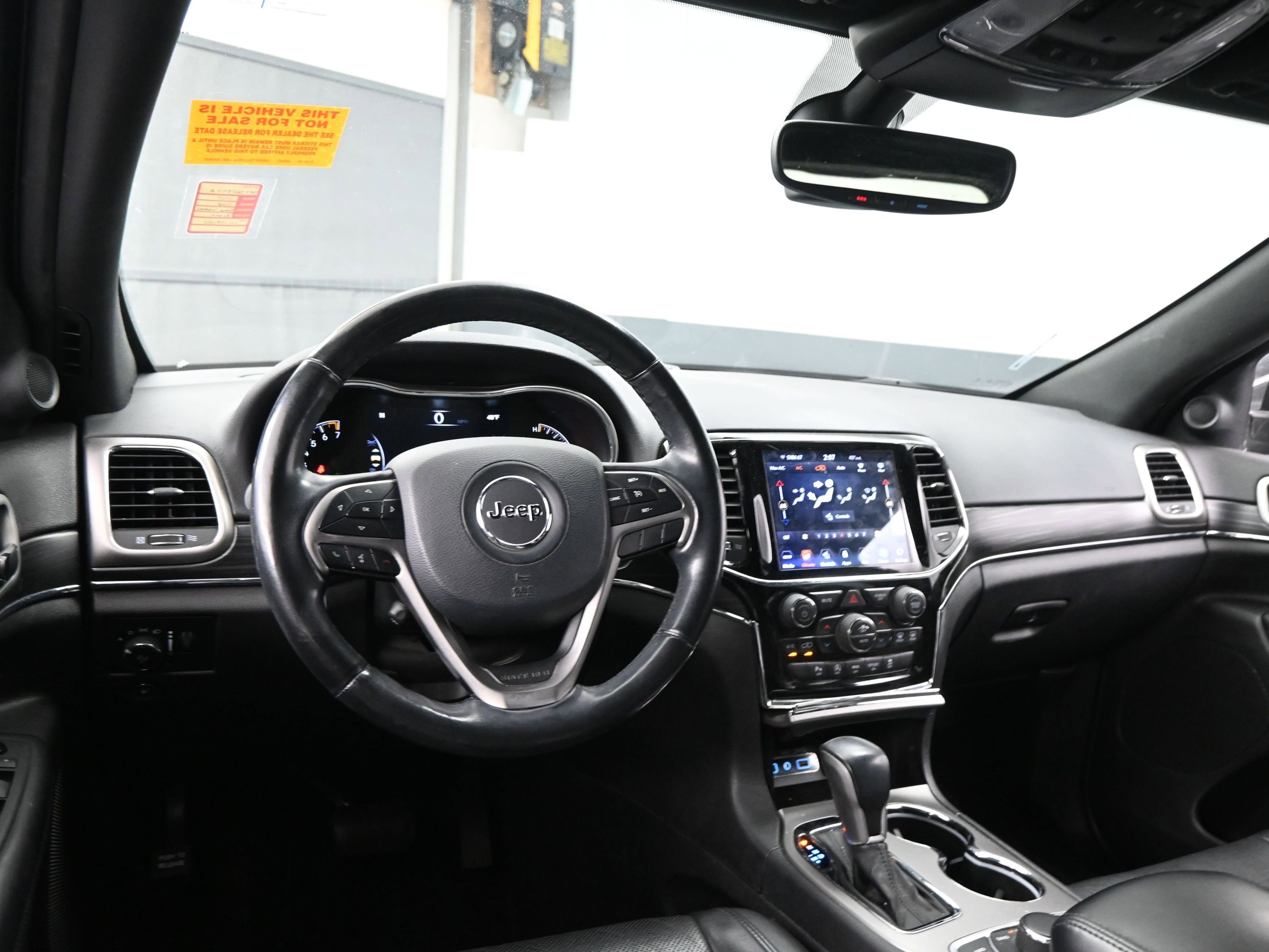 Used 2020 Jeep Grand Cherokee Limited w/ Luxury Group II image 19