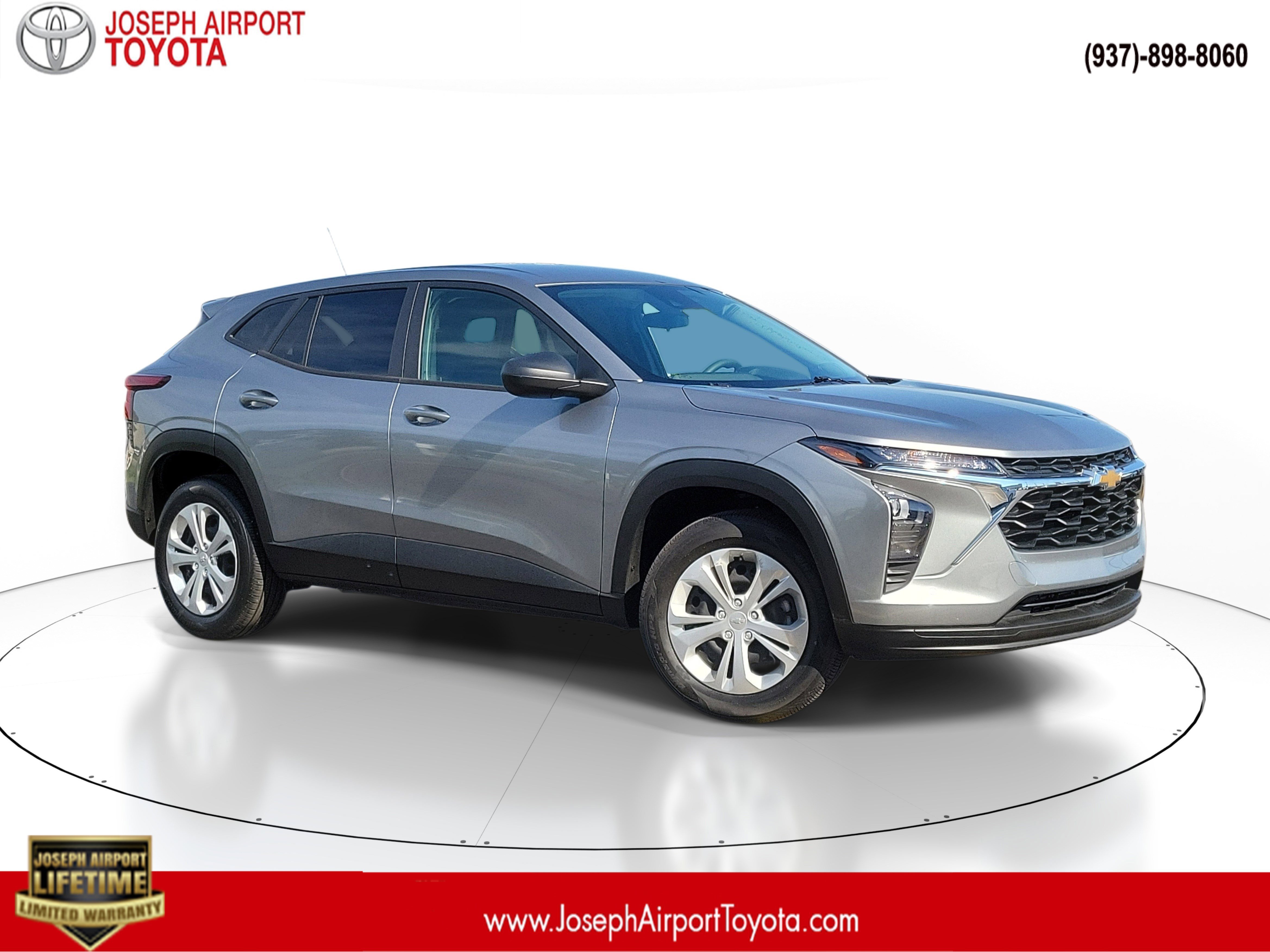 Used 2024 Chevrolet Trax LS w/ Driver Confidence Package FWD image 1