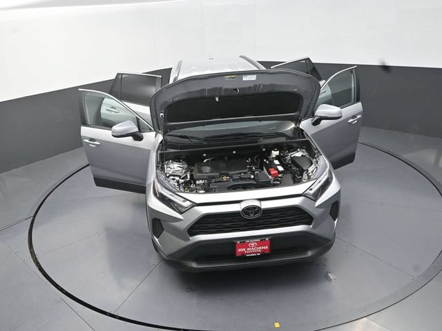 Used 2024 Toyota RAV4 XLE FWD image 40