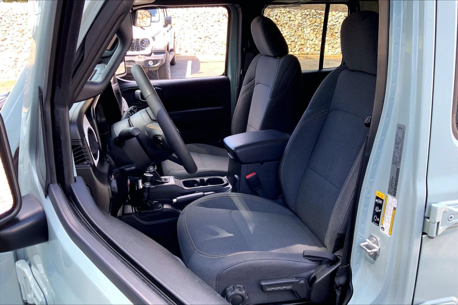 Used 2024 Jeep Wrangler Unlimited AWD/4WD image 7