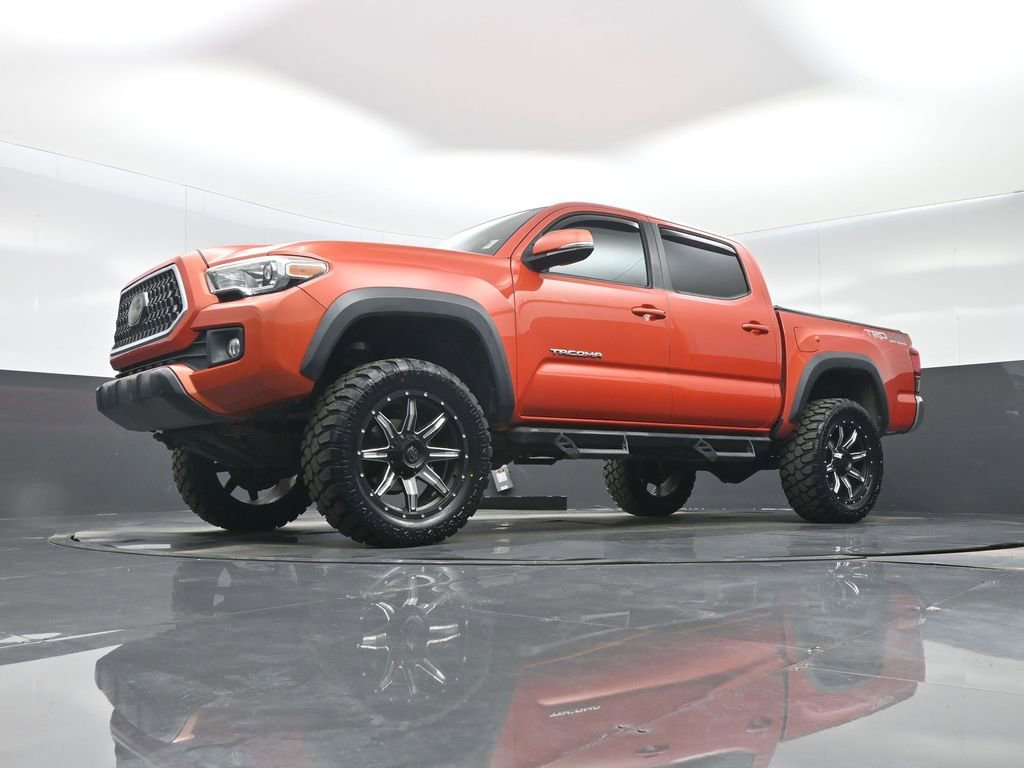Used 2018 Toyota Tacoma TRD Off-Road AWD/4WD image 26