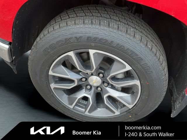 Used 2020 Chevrolet Silverado 1500 LT w/ Texas Edition AWD/4WD image 9
