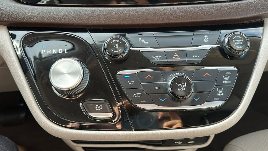 Used 2017 Chrysler Pacifica LX image 25