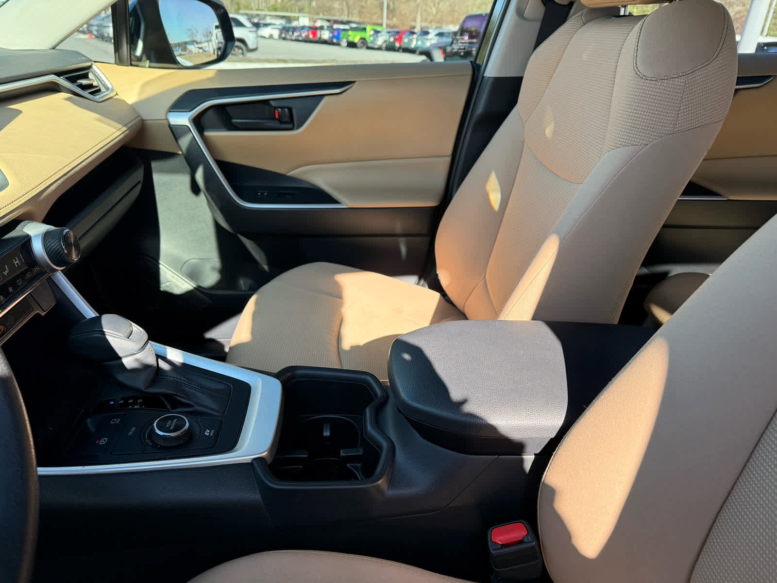 Used 2024 Toyota RAV4 LE image 22