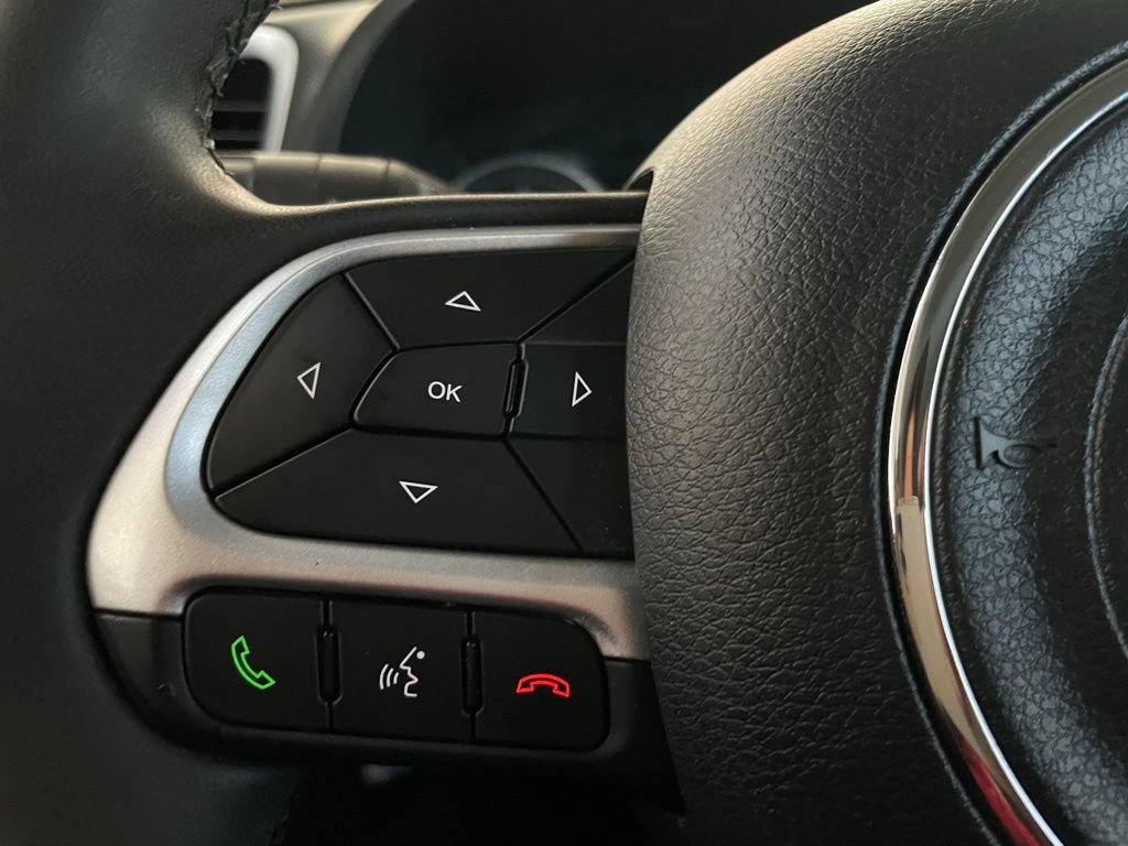 Used 2021 Jeep Renegade Latitude AWD/4WD image 28