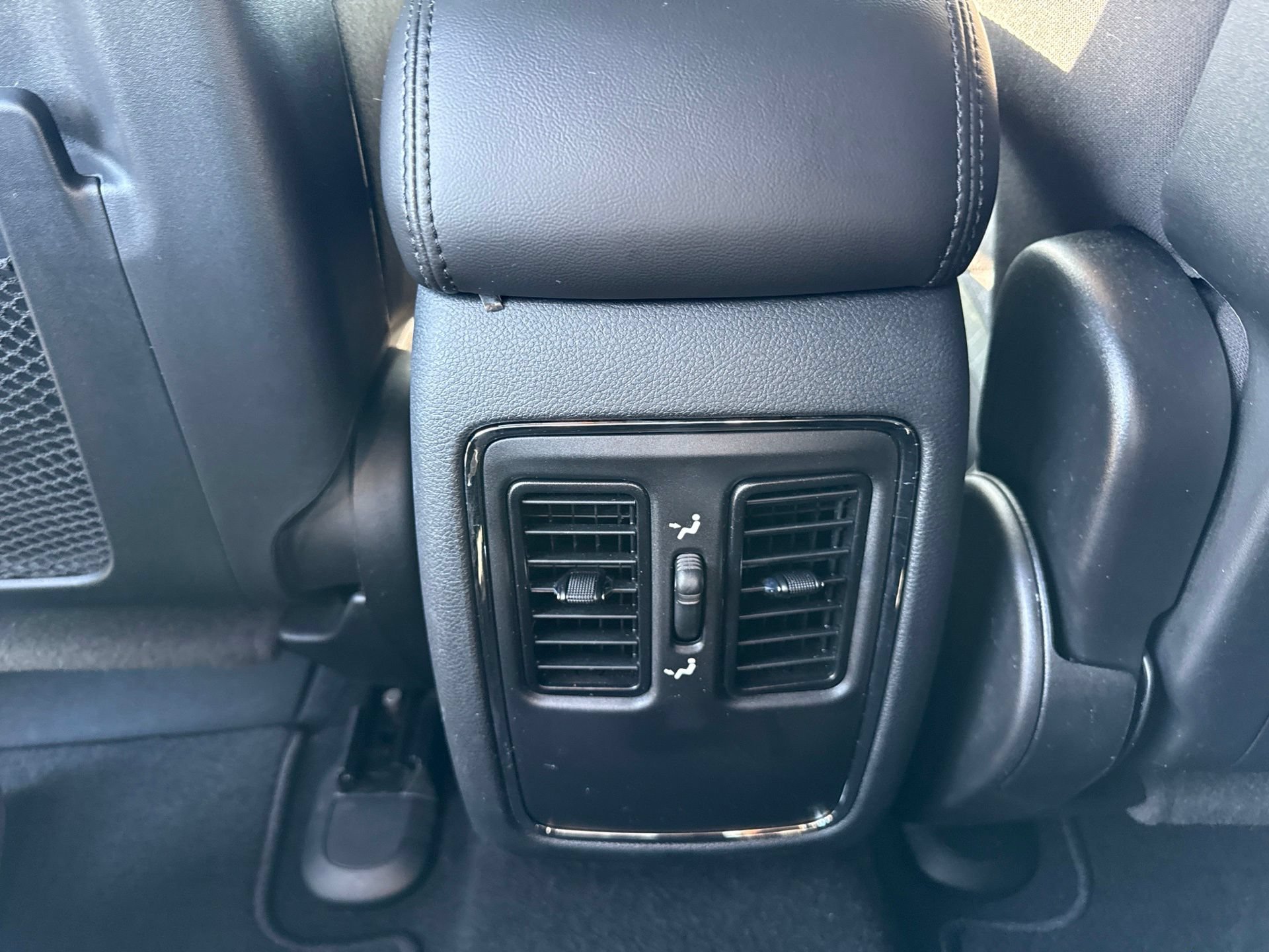 Used 2020 Jeep Grand Cherokee Laredo AWD/4WD image 30