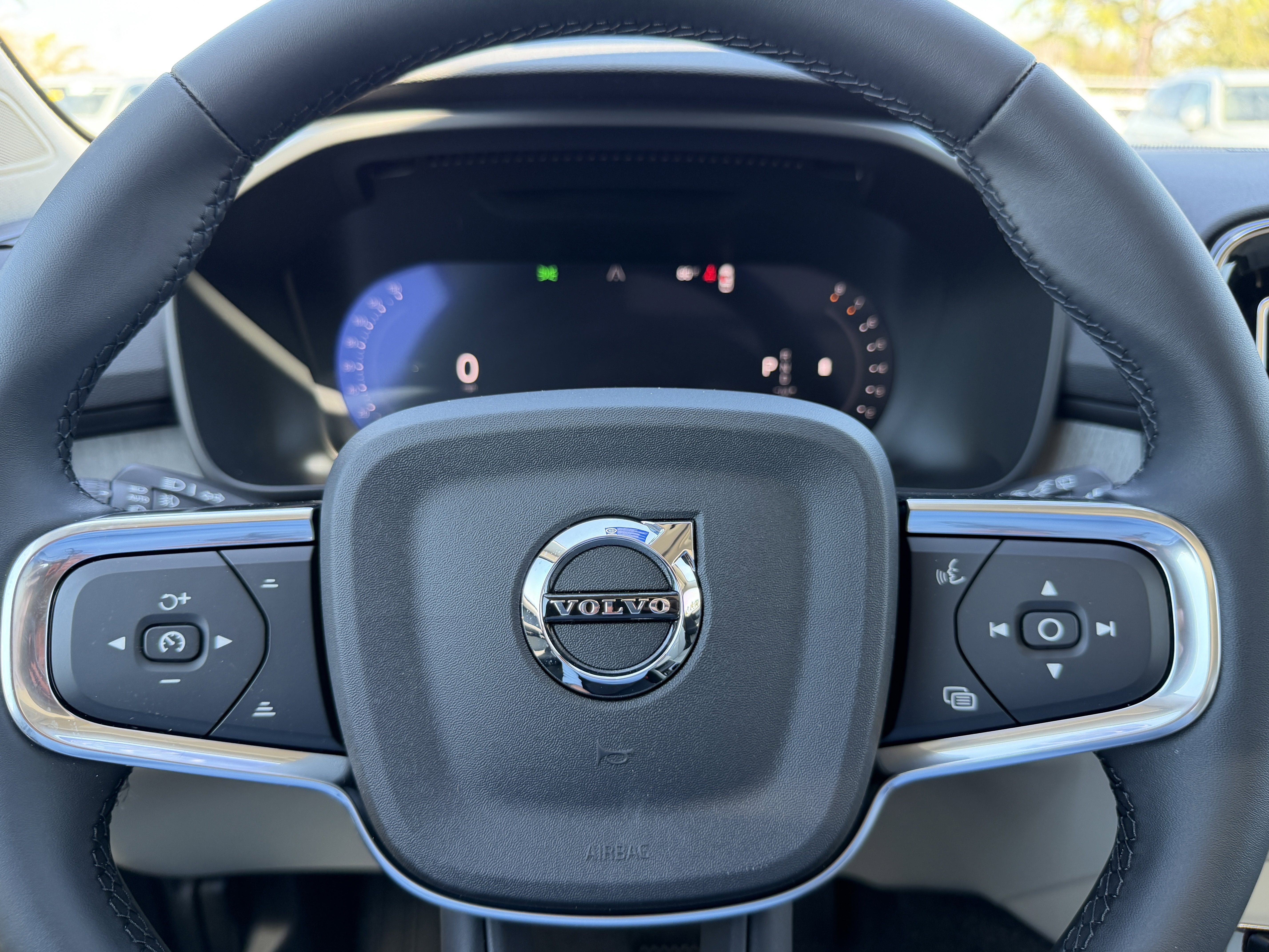 New 2026 Volvo XC40 B5 Ultra w/ Protection Package image 30