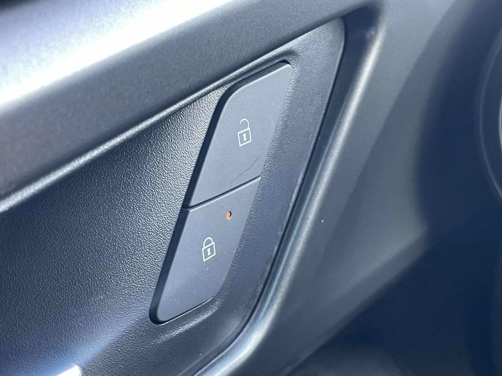Used 2024 Chevrolet Equinox EV RS FWD image 21