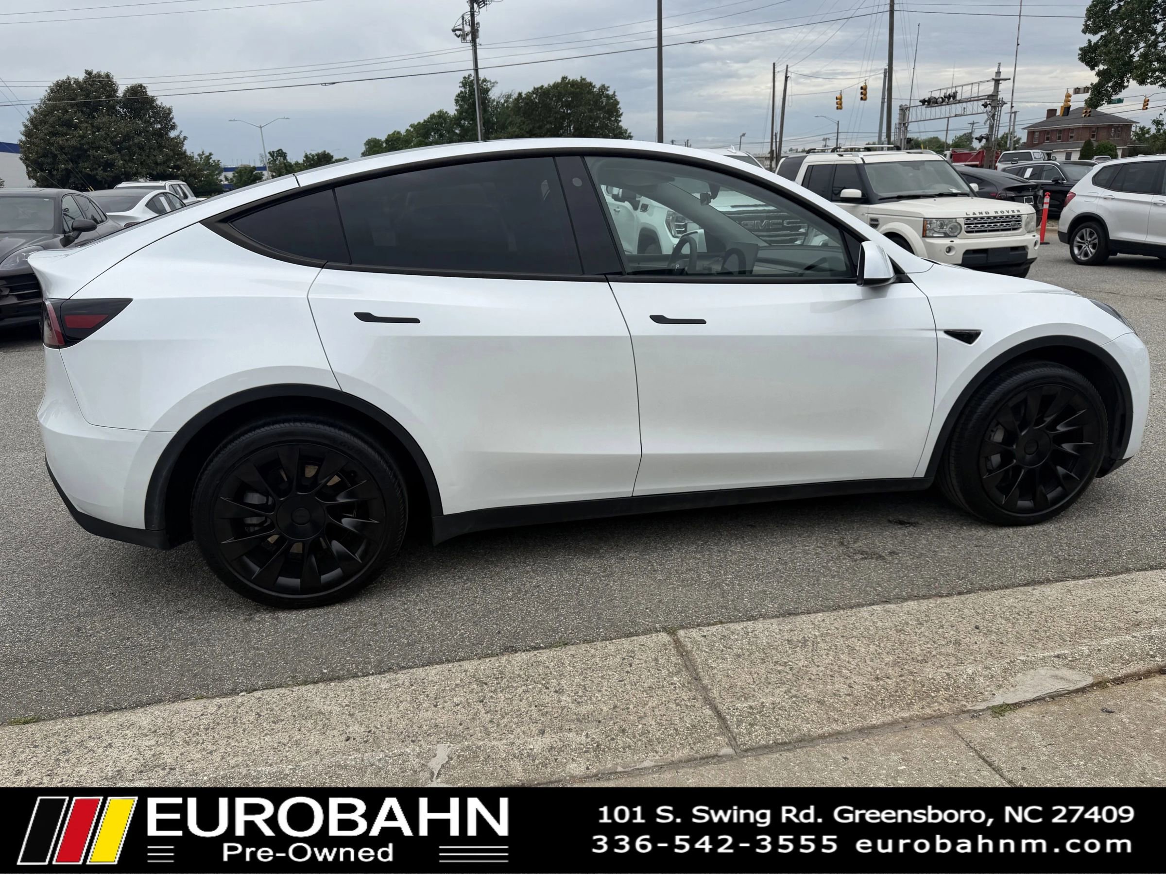 Used 2023 Tesla Model Y Long Range AWD/4WD image 29