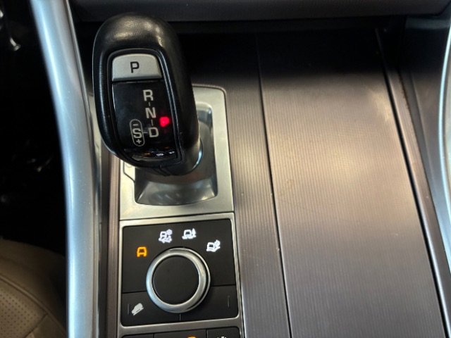 Used 2017 Land Rover Range Rover Sport HSE image 26