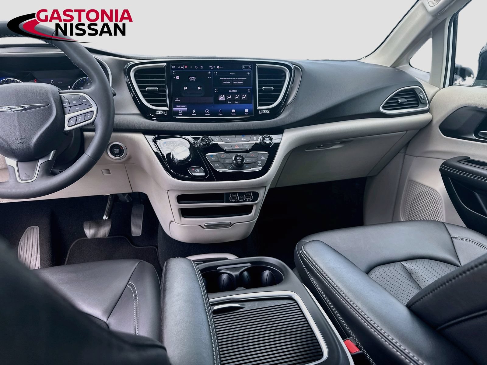 Used 2024 Chrysler Pacifica Touring-L FWD image 31