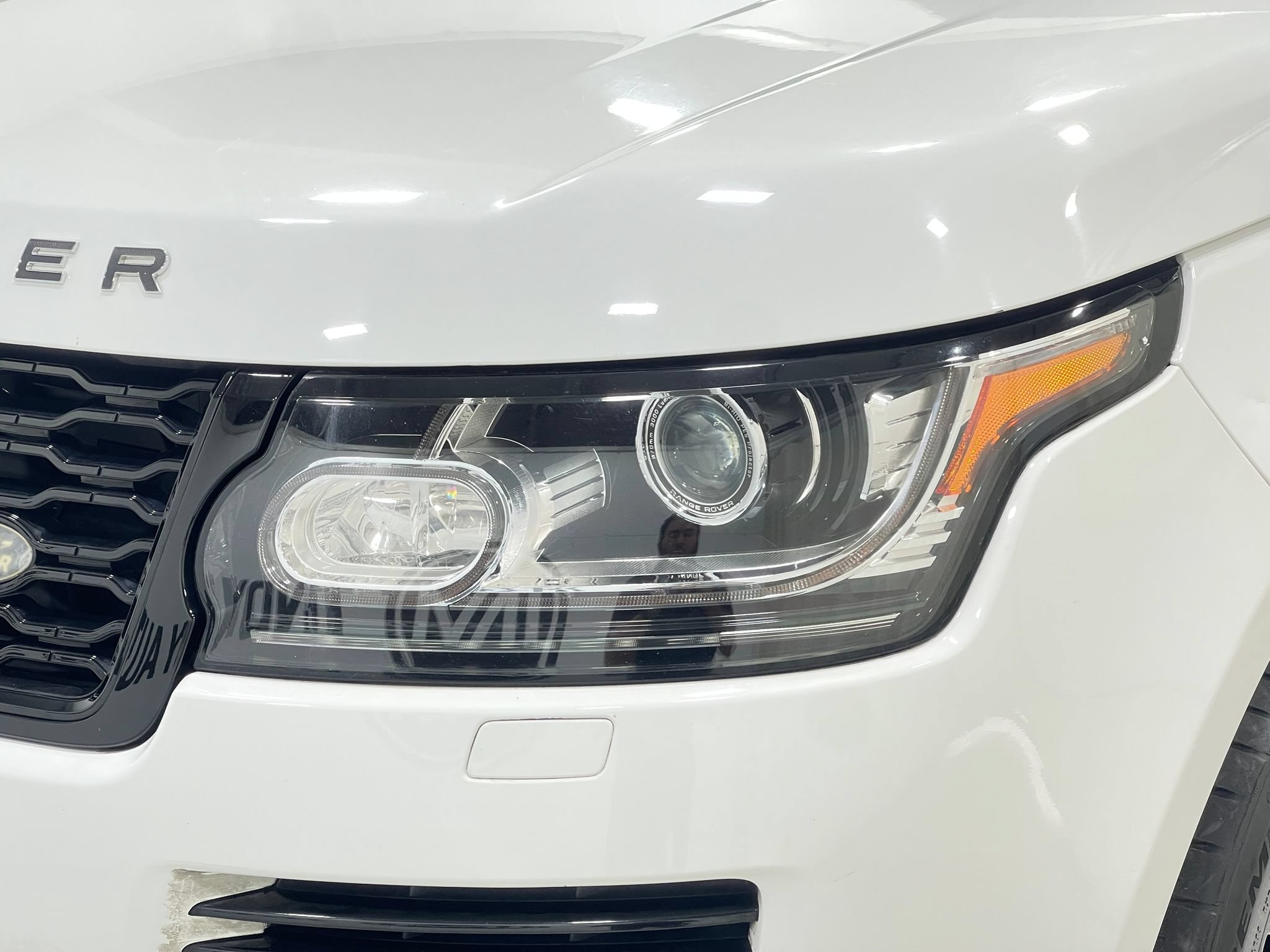 Used 2015 Land Rover Range Rover Supercharged AWD/4WD image 32
