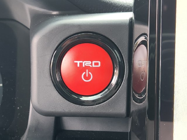 Used 2025 Toyota Tacoma TRD Pro AWD/4WD image 15