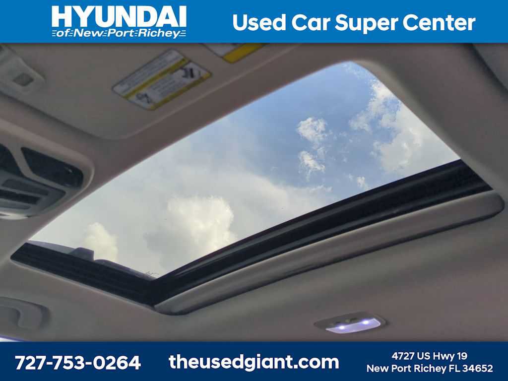 Used 2024 Subaru Outback Touring XT w/ Tech Package 3 AWD/4WD image 23