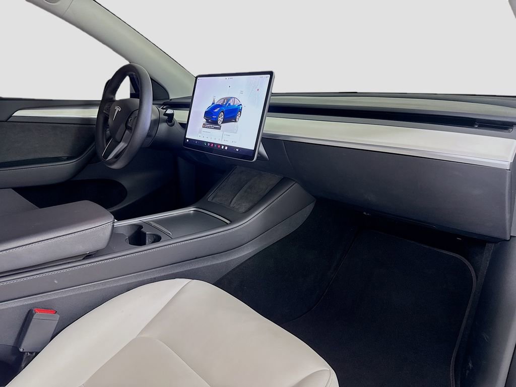 Used 2024 Tesla Model Y Long Range image 29