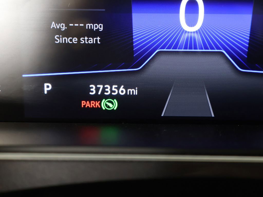 Used 2023 Volkswagen Tiguan SE image 40