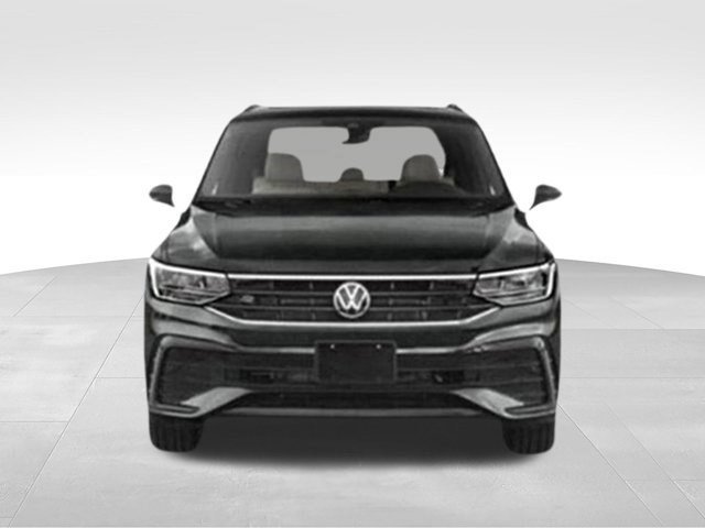 Used 2022 Volkswagen Tiguan SE R-Line image 4