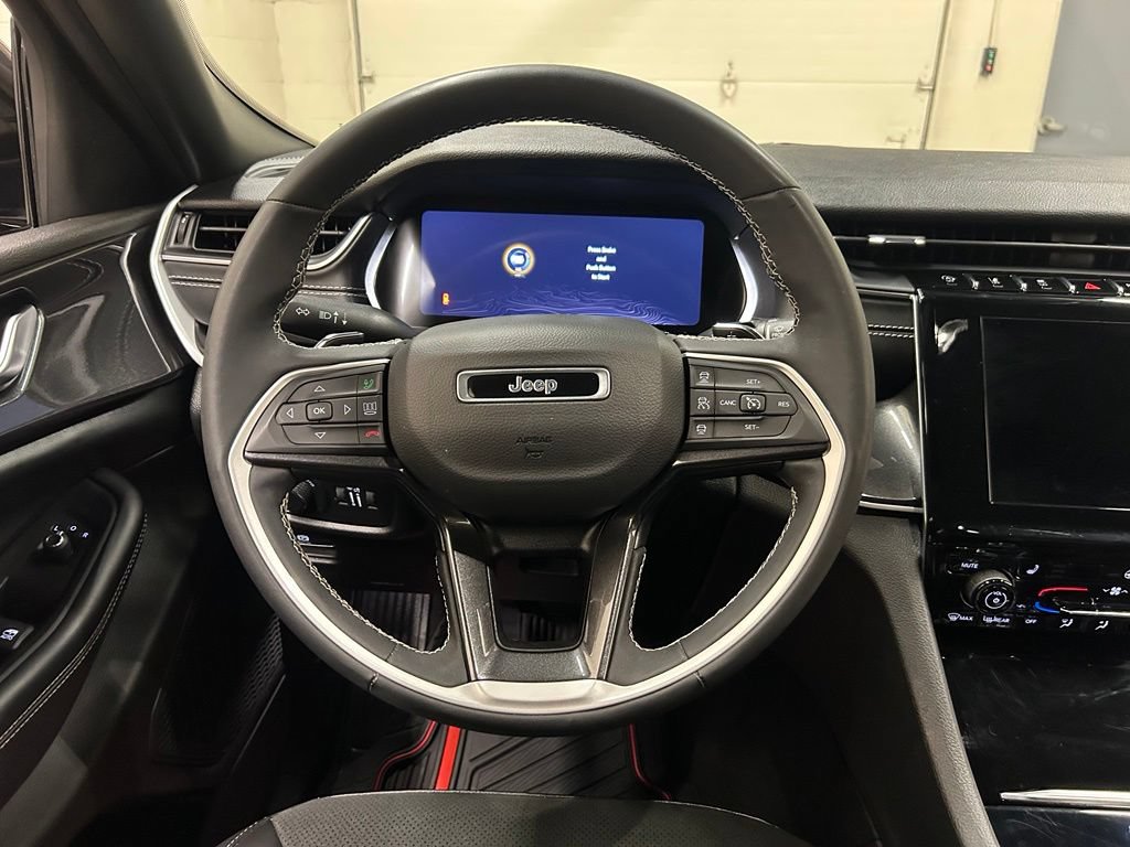 Used 2023 Jeep Grand Cherokee L Laredo AWD/4WD image 19