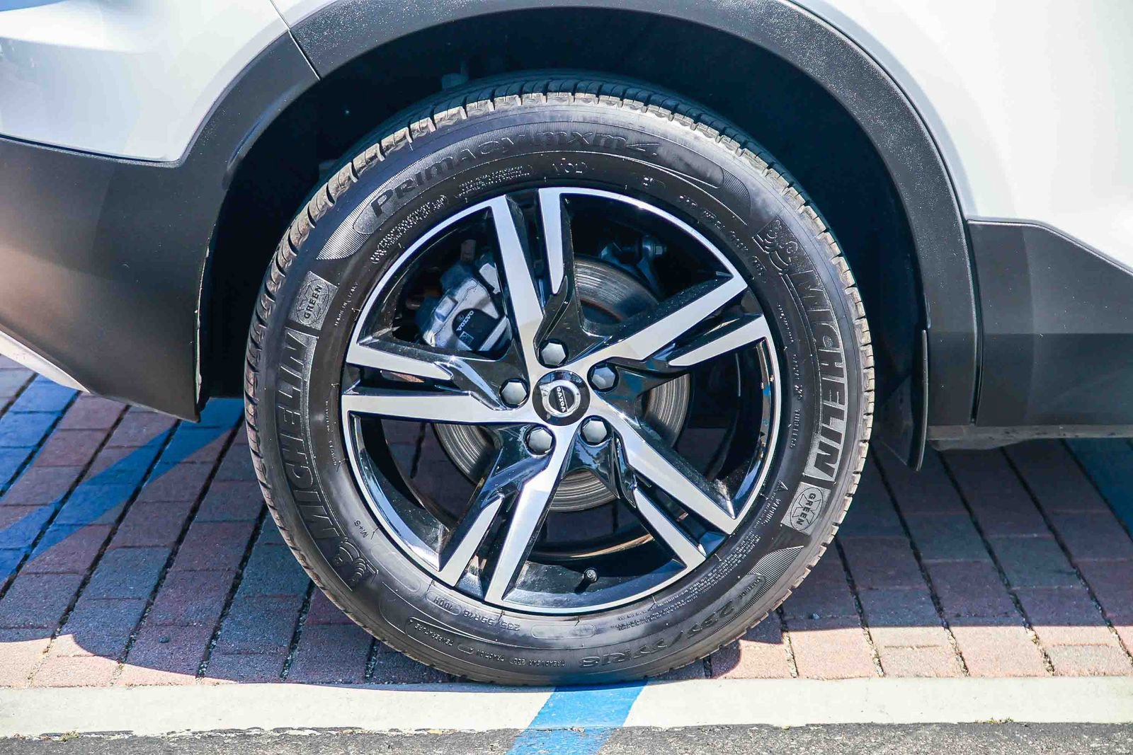 Used 2025 Volvo XC40 B5 Core AWD/4WD image 10