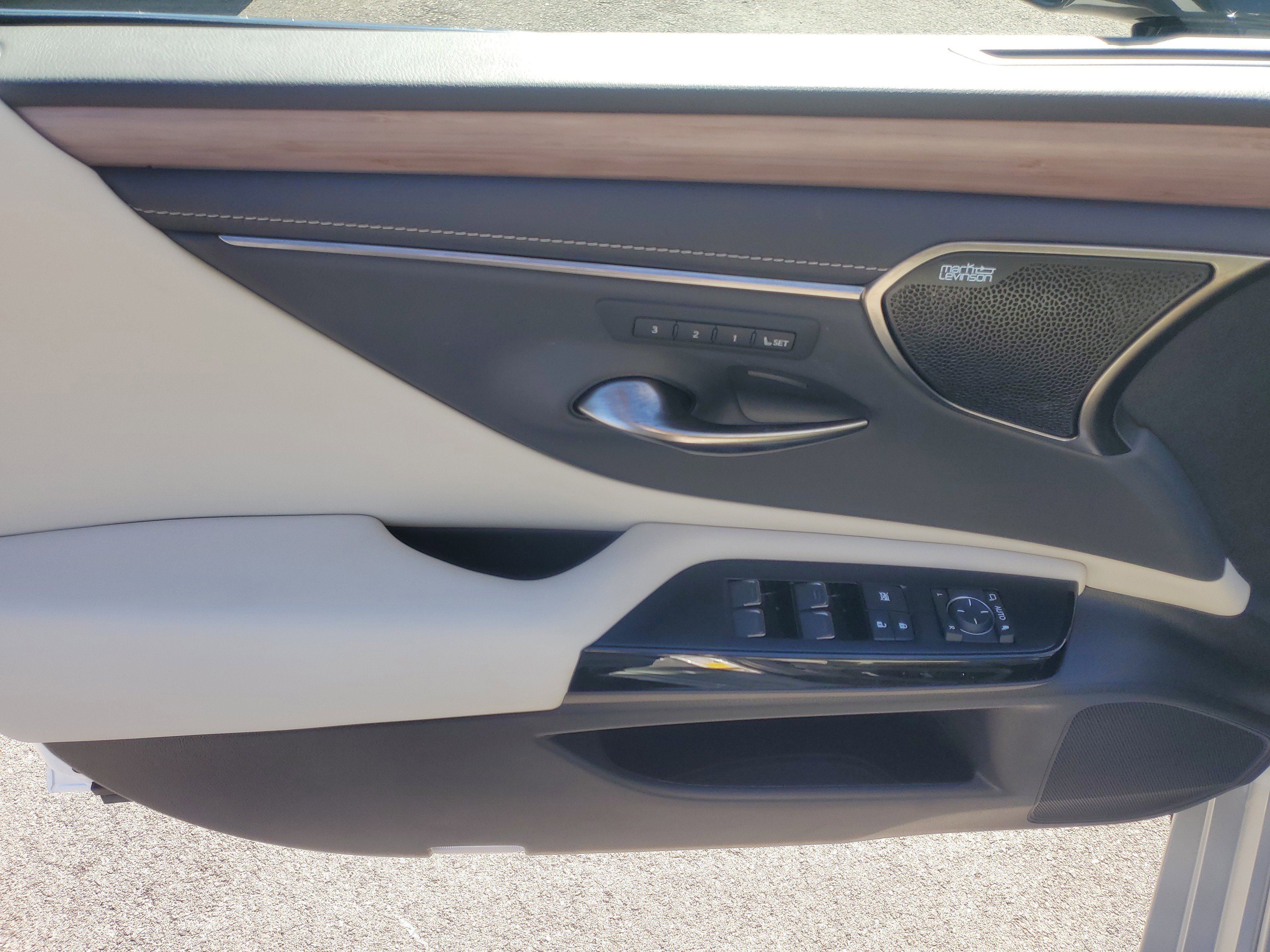 Certified 2024 Lexus ES 350 Ultra Luxury image 19