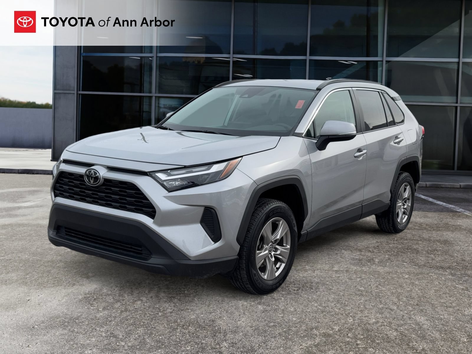 Used 2022 Toyota RAV4 XLE AWD/4WD image 7