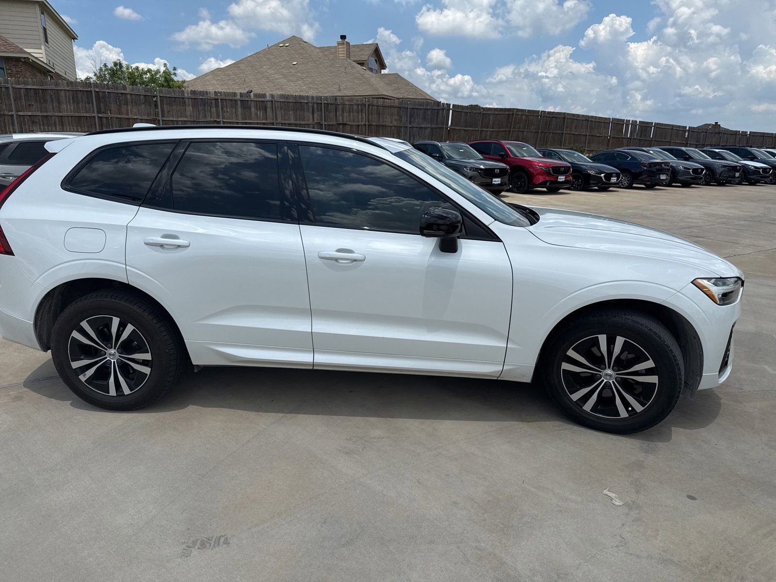 Used 2024 Volvo XC60 B5 Core AWD/4WD image 8