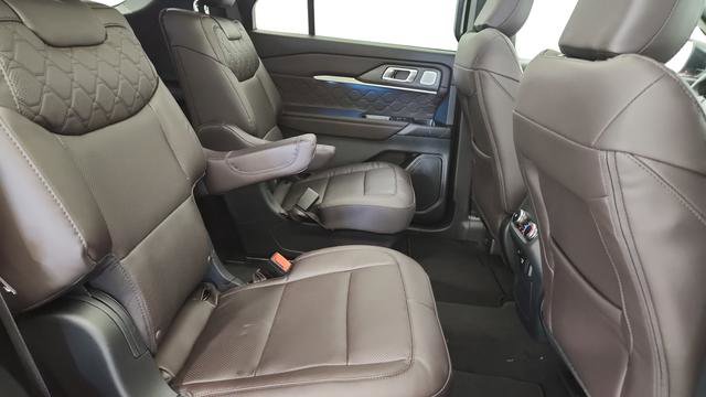 New 2026 Ford Explorer Platinum w/ LUX Leather Package image 25