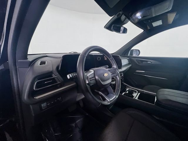 Used 2025 Chevrolet Traverse LT AWD/4WD image 21
