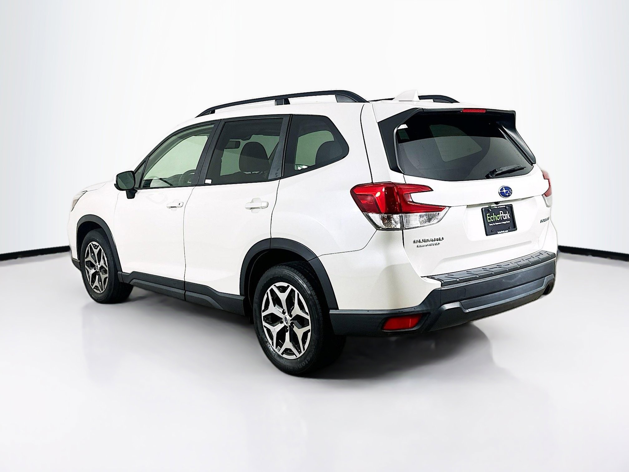 Used 2019 Subaru Forester Premium AWD/4WD image 5