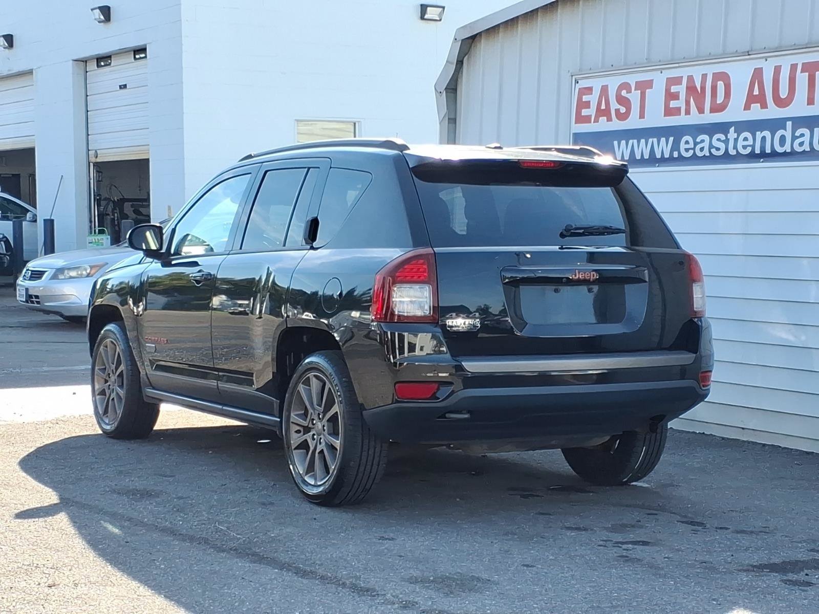 Used 2016 Jeep Compass Sport AWD/4WD image 3
