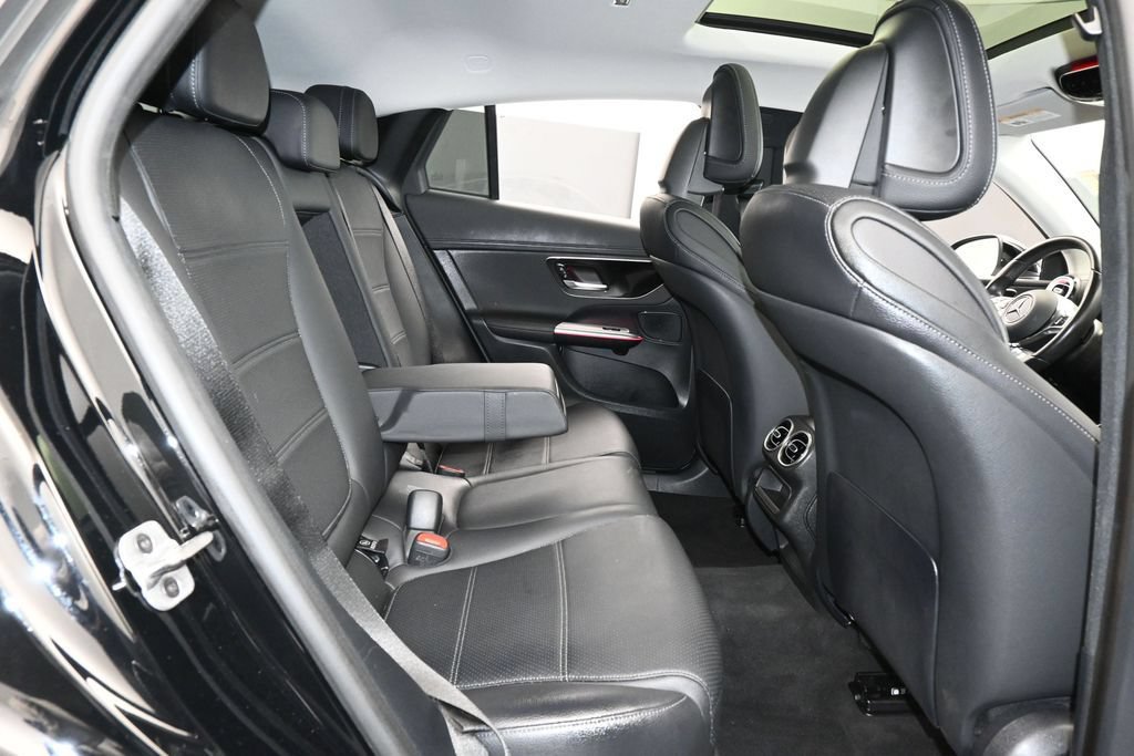 Used 2025 Mercedes-Benz GLC 300 4MATIC image 41